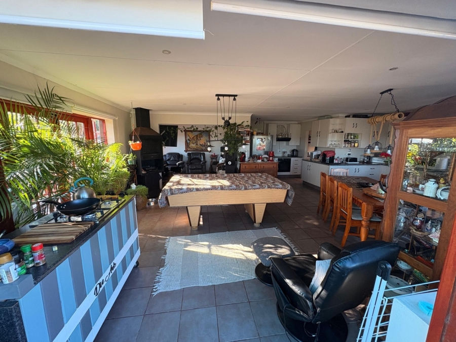 4 Bedroom Property for Sale in Fraaiuitsig Western Cape